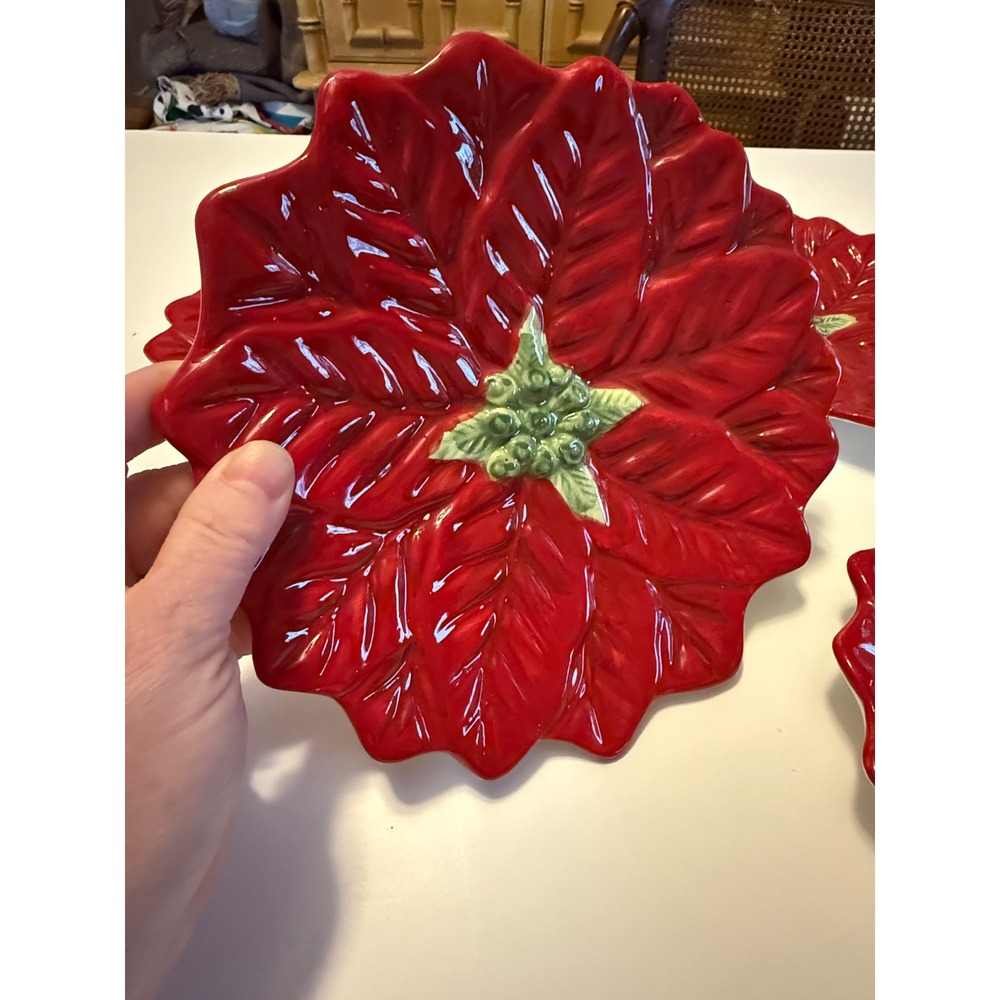 Maxcera‎ Red Poinsettia Ceramic Salad Dessert Plates Set of 4 Christmas Holiday - Picture 7 of 7